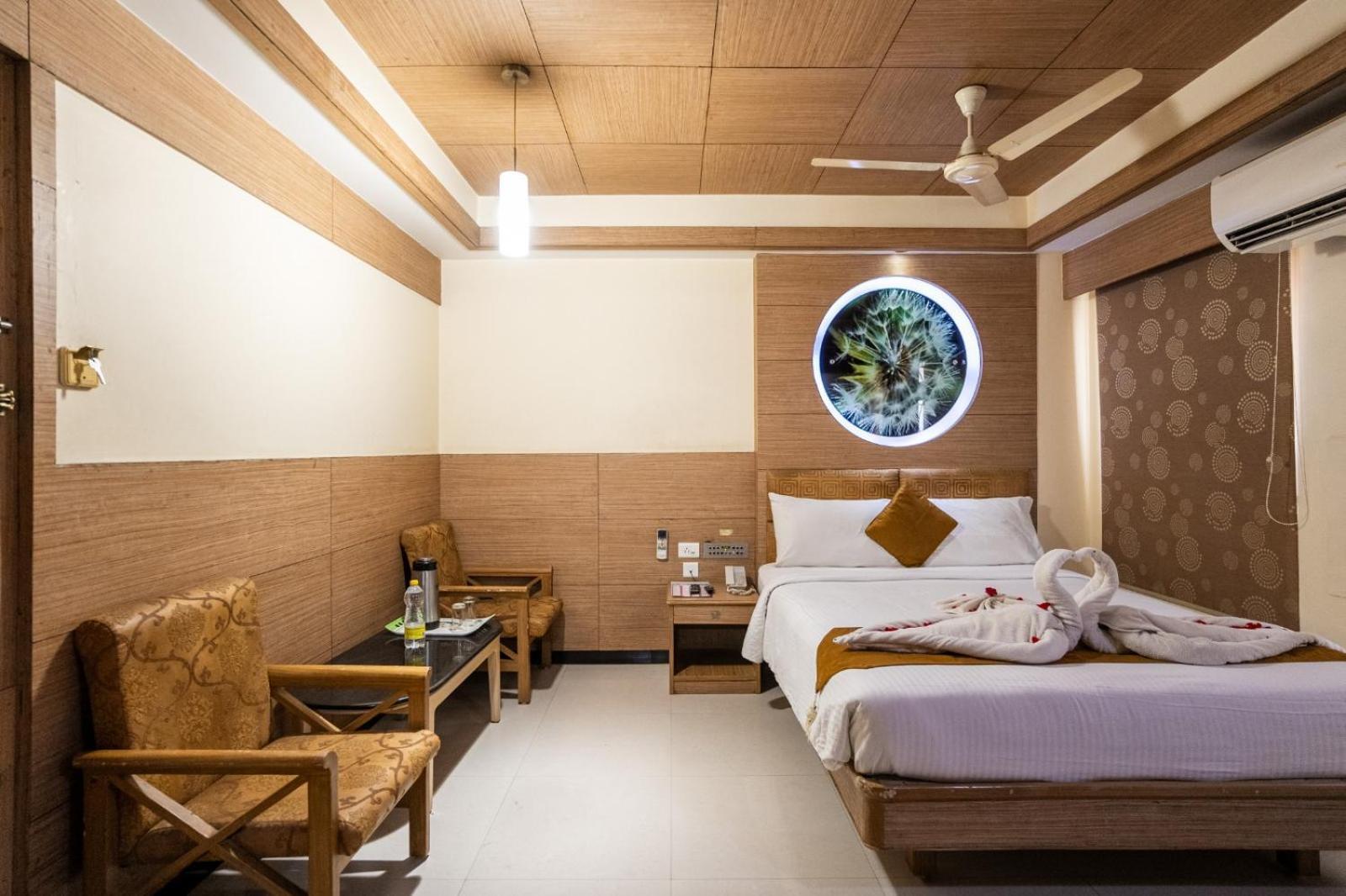 Sree Bharani Hotels Tirunelveli Bagian luar foto
