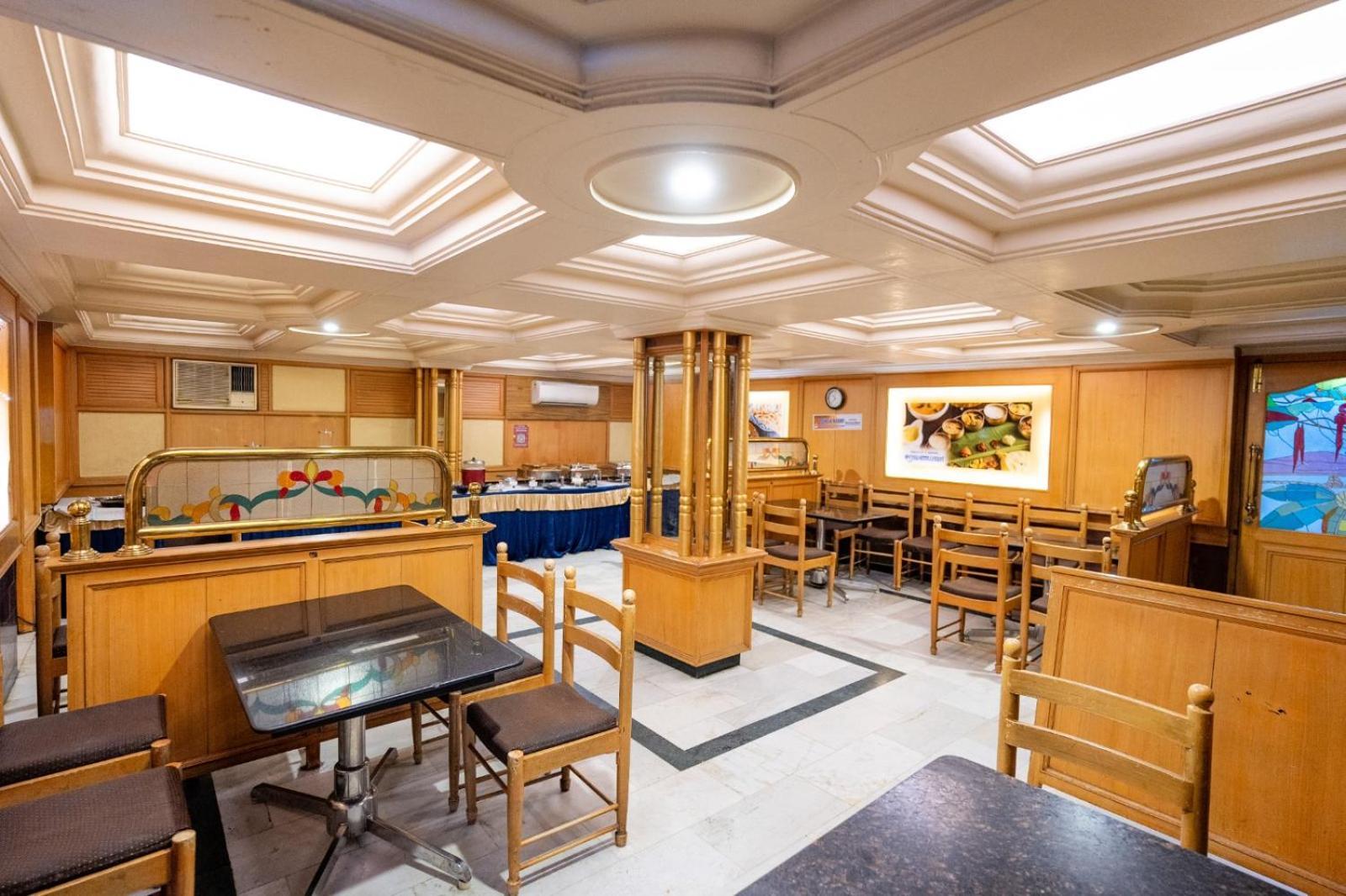 Sree Bharani Hotels Tirunelveli Bagian luar foto