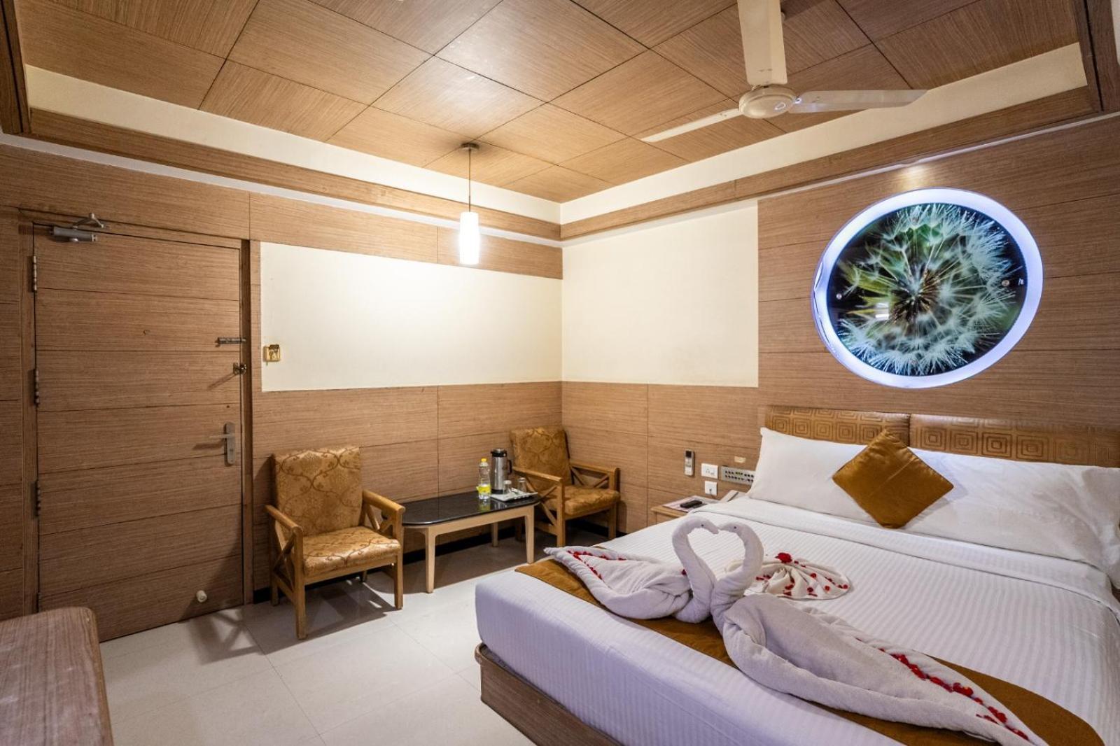Sree Bharani Hotels Tirunelveli Bagian luar foto