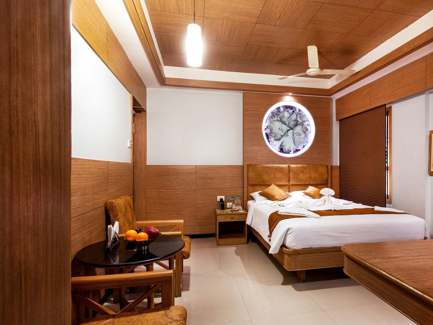 Sree Bharani Hotels Tirunelveli Bagian luar foto