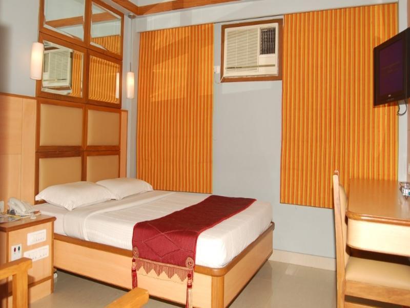 Sree Bharani Hotels Tirunelveli Bagian luar foto