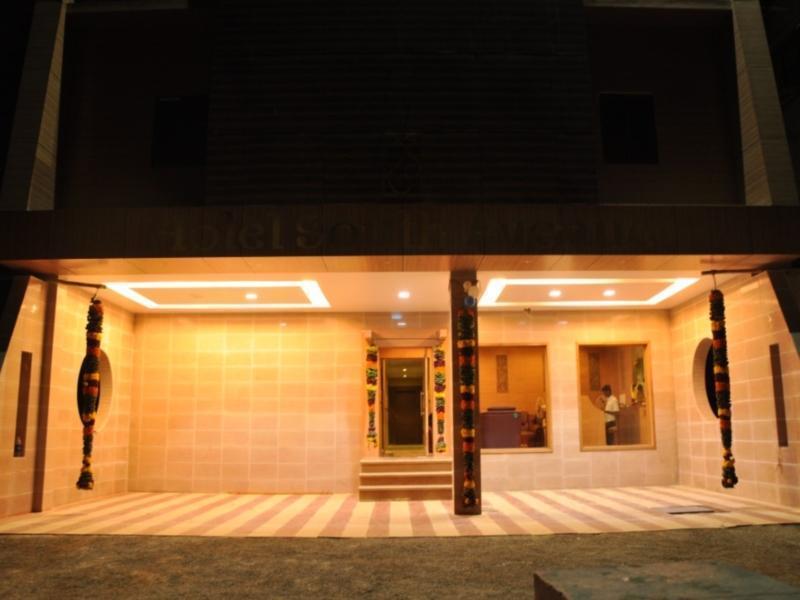 Sree Bharani Hotels Tirunelveli Bagian luar foto
